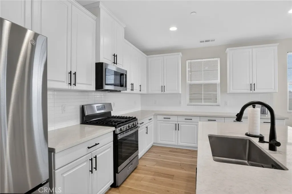 2125 E Jackman, Lancaster, California 93535 home-pic-18