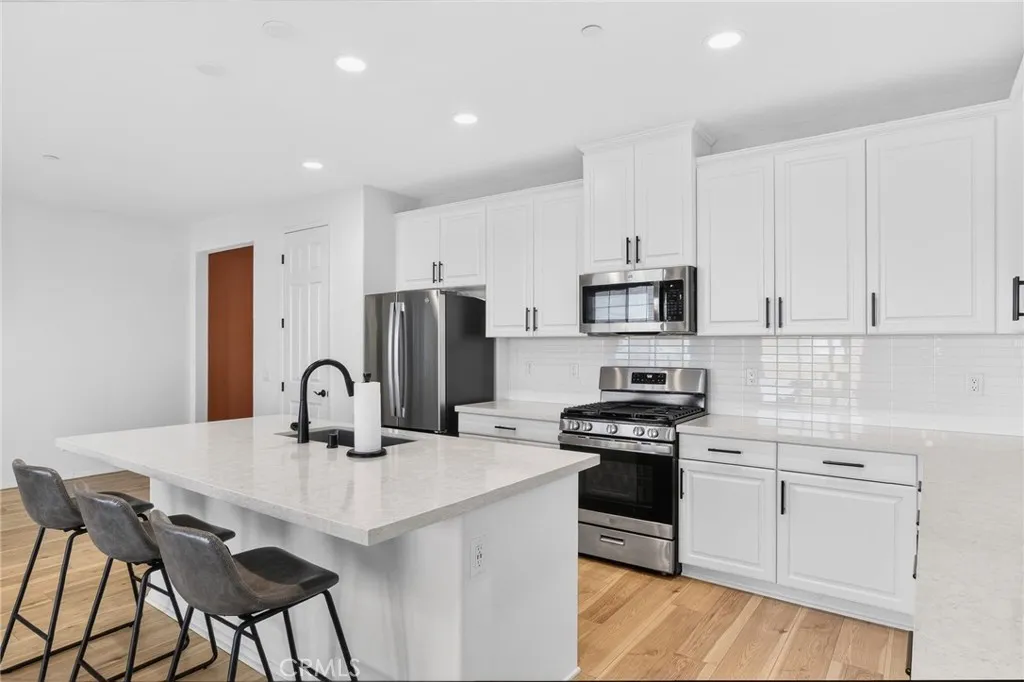 2125 E Jackman, Lancaster, California 93535 home-pic-15
