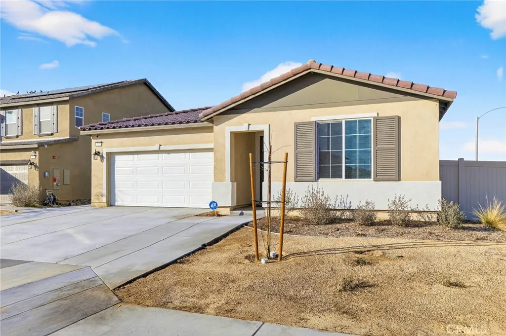 2125 E Jackman, Lancaster, California 93535 home-pic-5