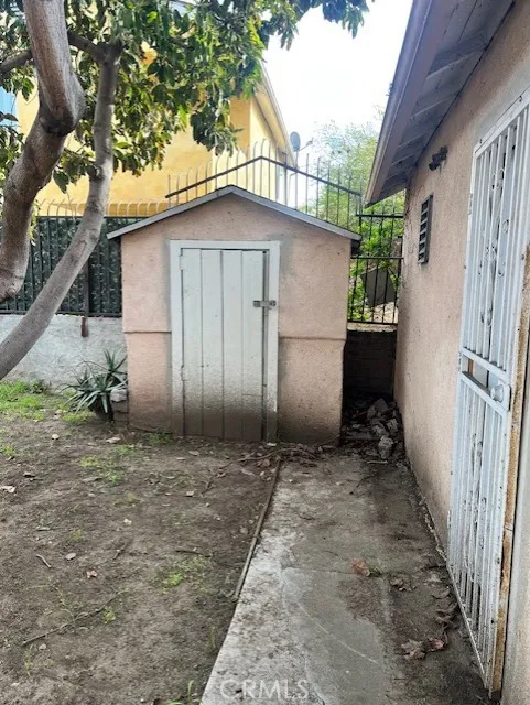 920 S Osage, Inglewood, California 90301 home-pic-2