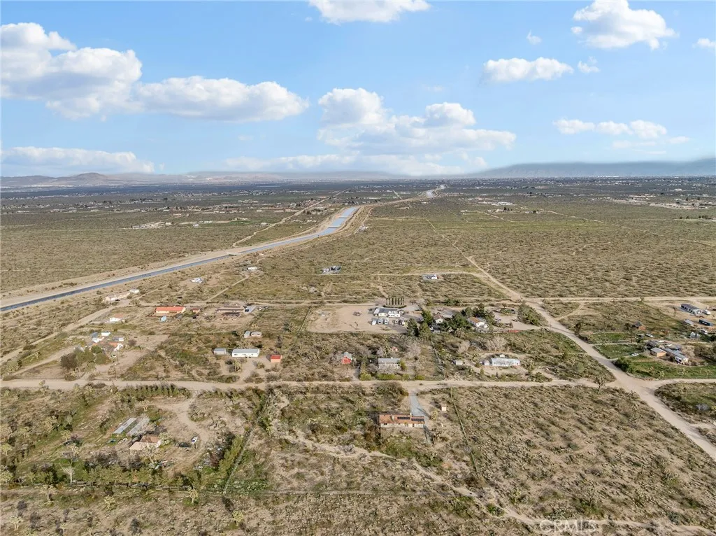 12780 Hacienda, Phelan, California 92371 home-pic-36