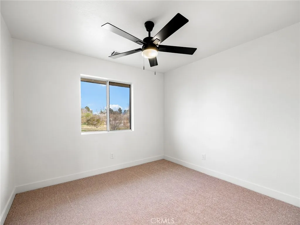12780 Hacienda, Phelan, California 92371 home-pic-17