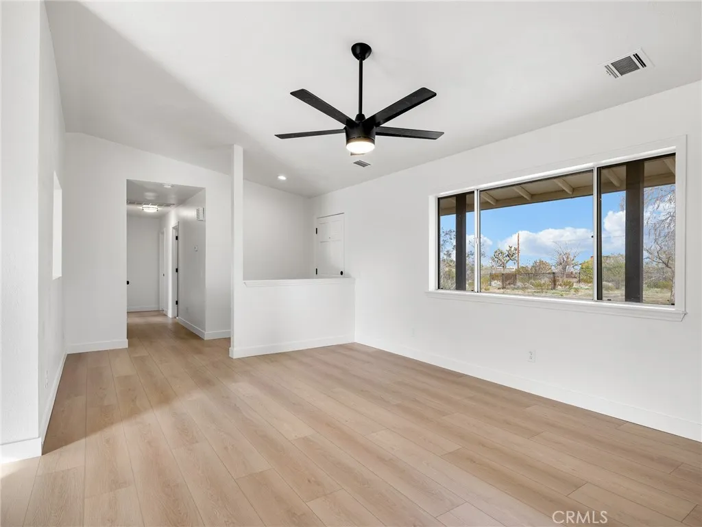 12780 Hacienda, Phelan, California 92371 home-pic-9