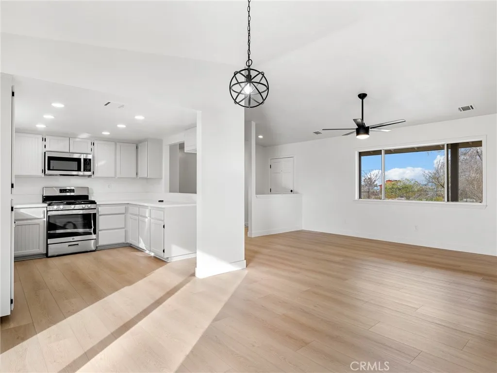 12780 Hacienda, Phelan, California 92371 home-pic-10