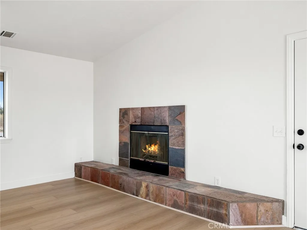 12780 Hacienda, Phelan, California 92371 home-pic-8