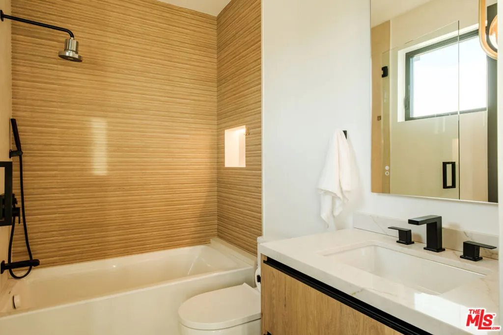 15473 La Maida Street, Sherman Oaks, California 91403 home-pic-34