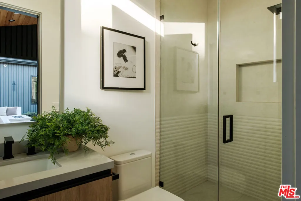 15473 La Maida Street, Sherman Oaks, California 91403 home-pic-43