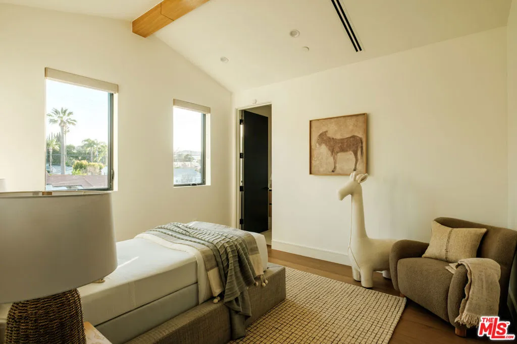 15473 La Maida Street, Sherman Oaks, California 91403 home-pic-36