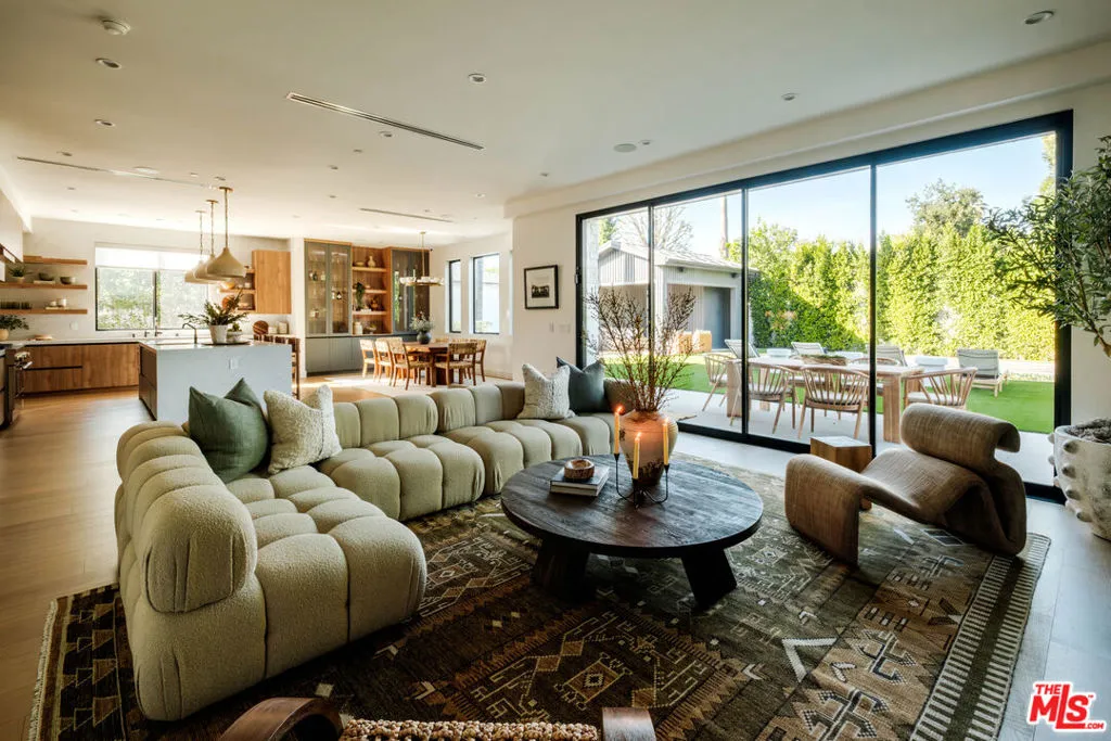 15473 La Maida Street, Sherman Oaks, California 91403 home-pic-5