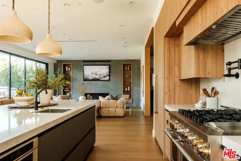 15473 La Maida Street, Sherman Oaks, California 91403 home-pic-14