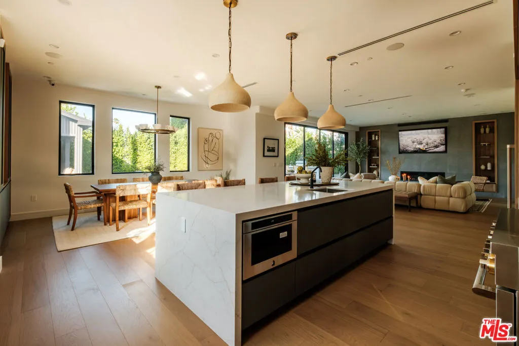 15473 La Maida Street, Sherman Oaks, California 91403 home-pic-15