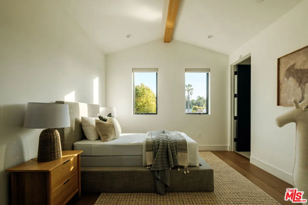 15473 La Maida Street, Sherman Oaks, California 91403 home-pic-35