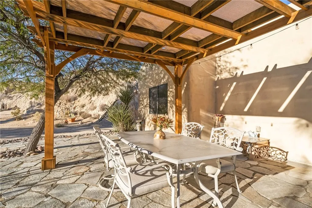 57710 Bandera, Yucca Valley, California 92284 home-pic-25