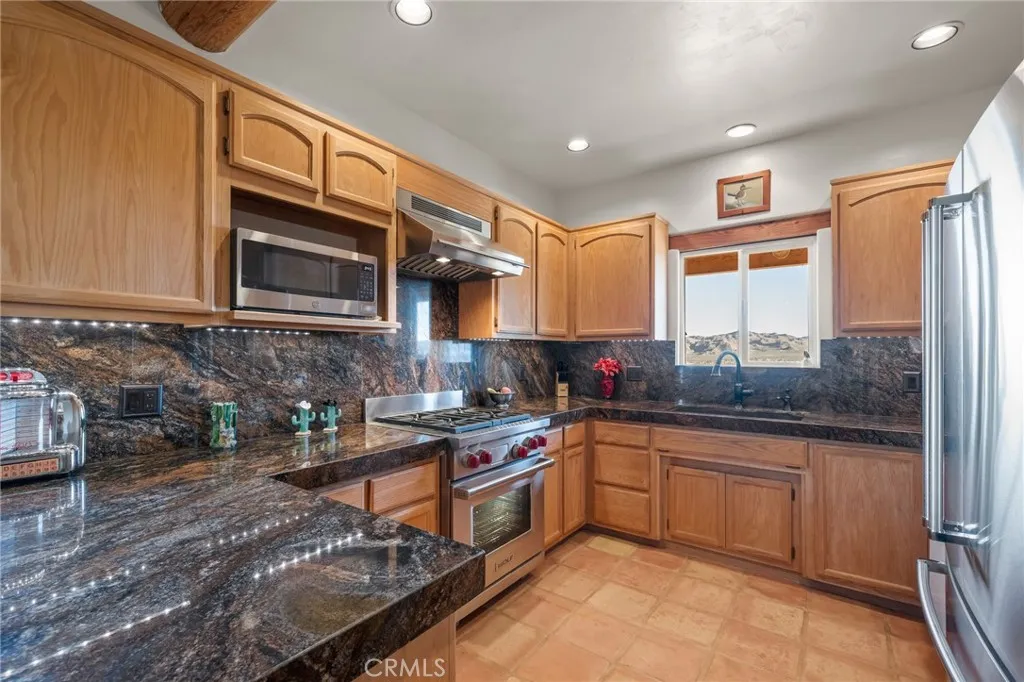 57710 Bandera, Yucca Valley, California 92284 home-pic-8