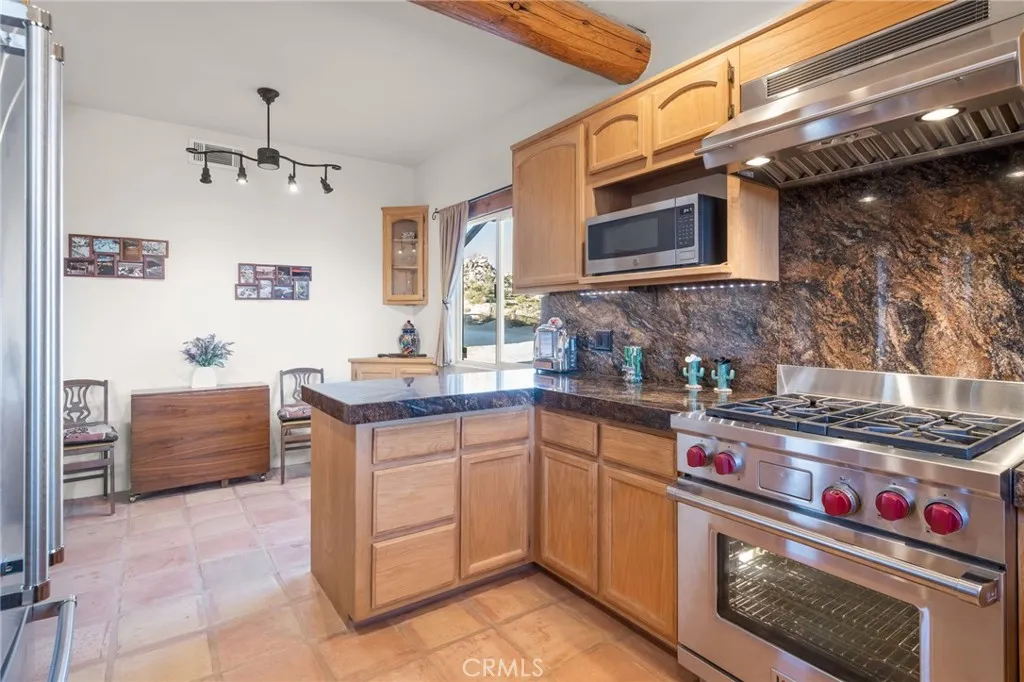 57710 Bandera, Yucca Valley, California 92284 home-pic-9