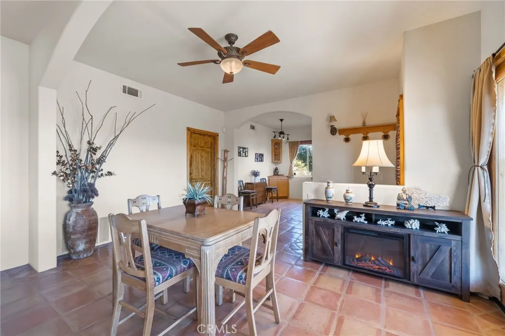 57710 Bandera, Yucca Valley, California 92284 home-pic-7