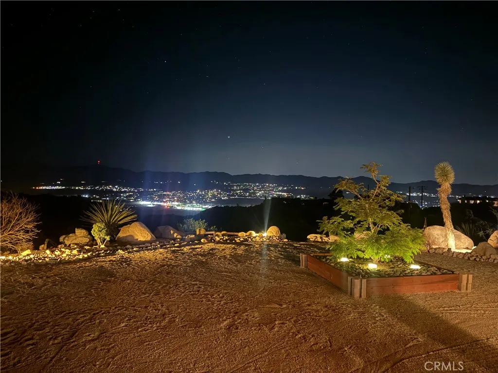 57710 Bandera, Yucca Valley, California 92284 home-pic-24