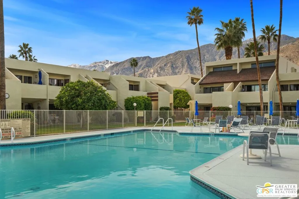 1655 E Palm Canyon Drive 111, Palm Springs, California 92264 home-pic-2