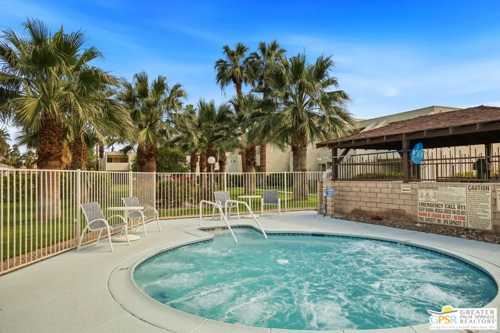 1655 E Palm Canyon Drive 111, Palm Springs, California 92264 home-pic-26