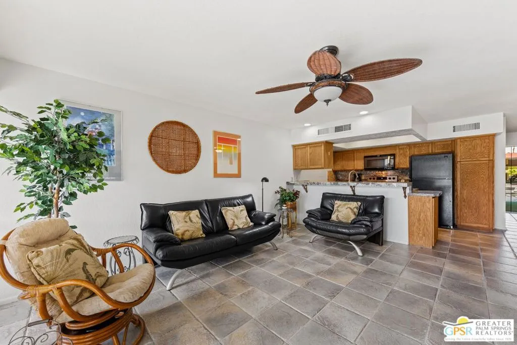 1655 E Palm Canyon Drive 111, Palm Springs, California 92264 home-pic-7