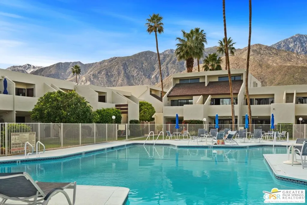 1655 E Palm Canyon Drive 111, Palm Springs, California 92264 home-pic-25