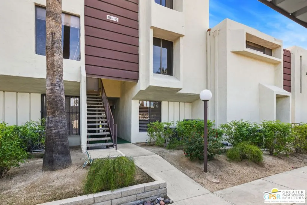 1655 E Palm Canyon Drive 111, Palm Springs, California 92264 home-pic-4