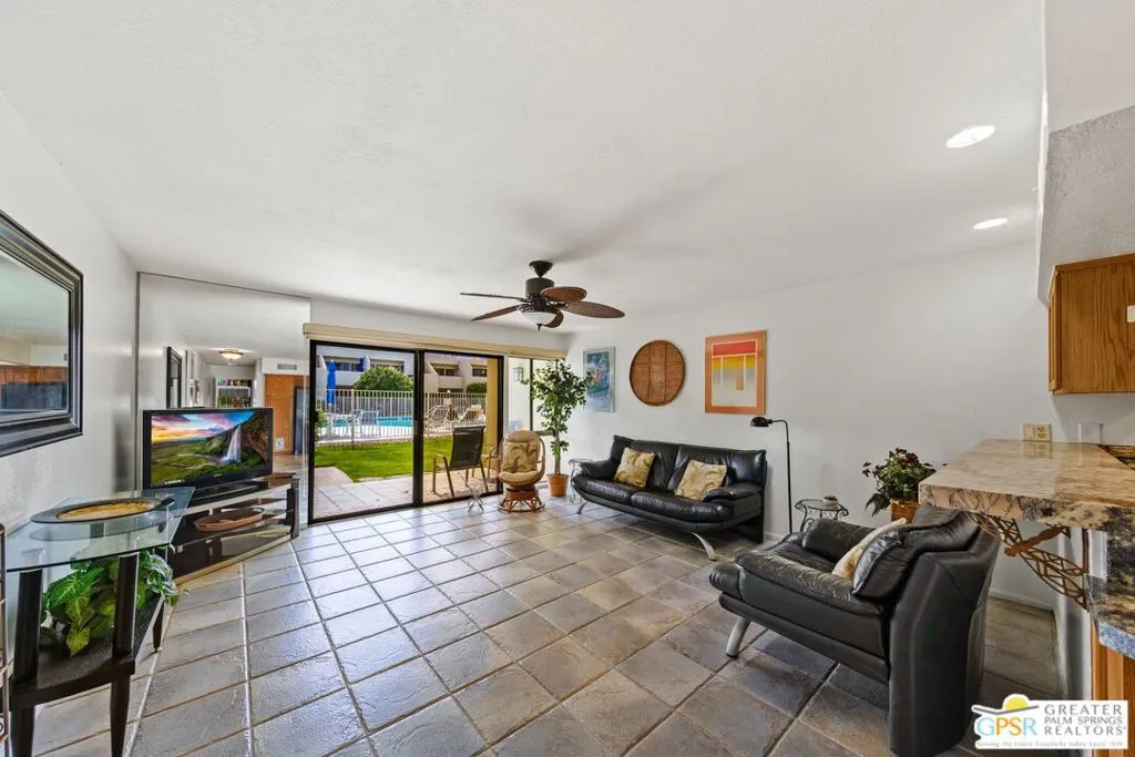 1655 E Palm Canyon Drive 111, Palm Springs, California 92264 home-pic-6