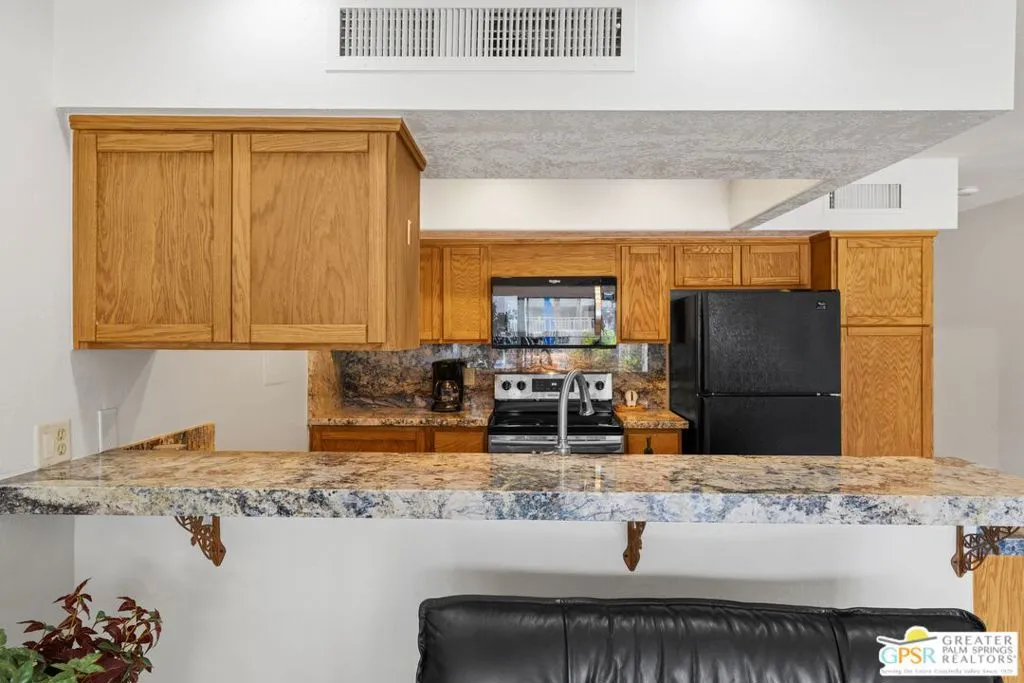 1655 E Palm Canyon Drive 111, Palm Springs, California 92264 home-pic-12