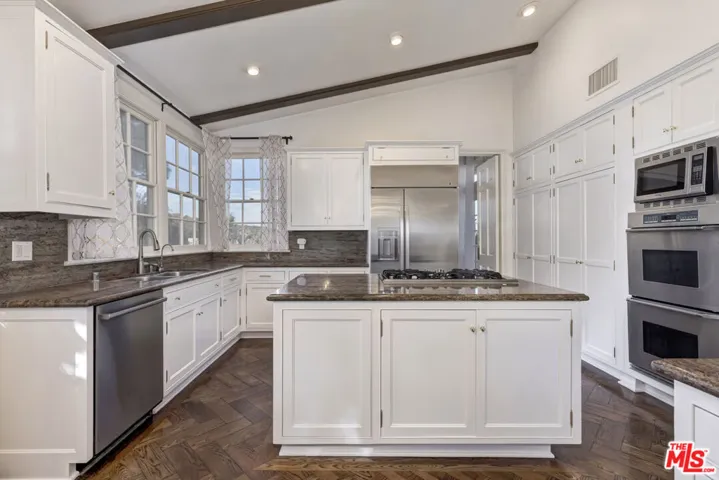 Cheerful large open kitchen