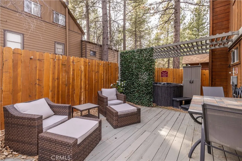 1130 Vine Avenue, Big Bear City, California 92314 home-pic-11