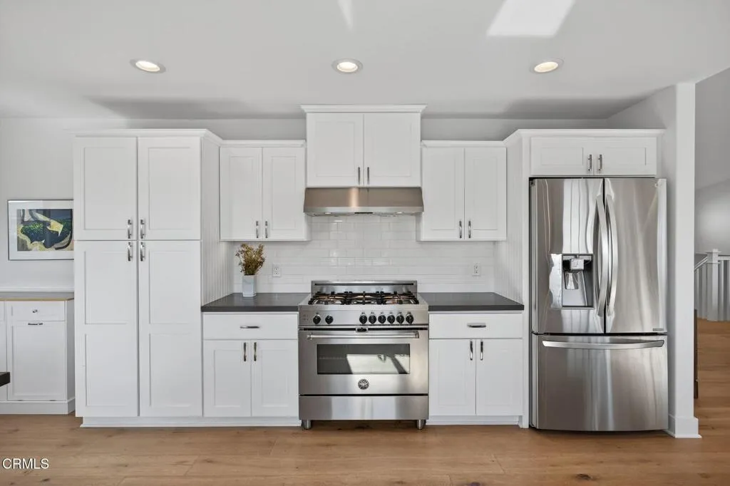 1111 Dover Lane, Ventura, California 93001 home-pic-18
