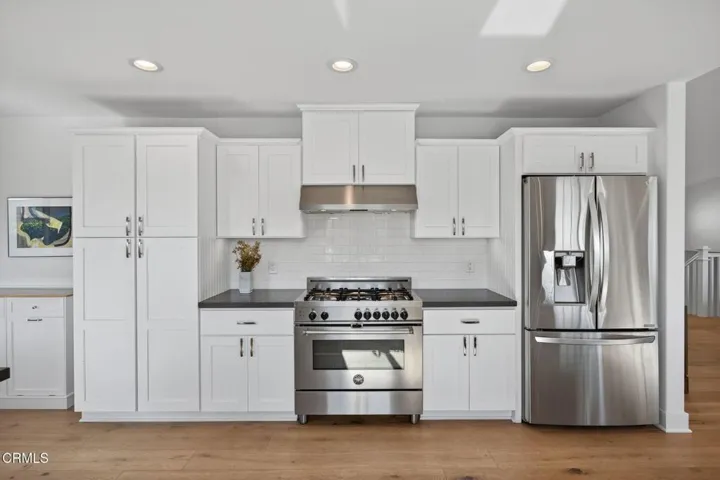 32-web-or-mls-002_Upmarketmedia_1111Dov-