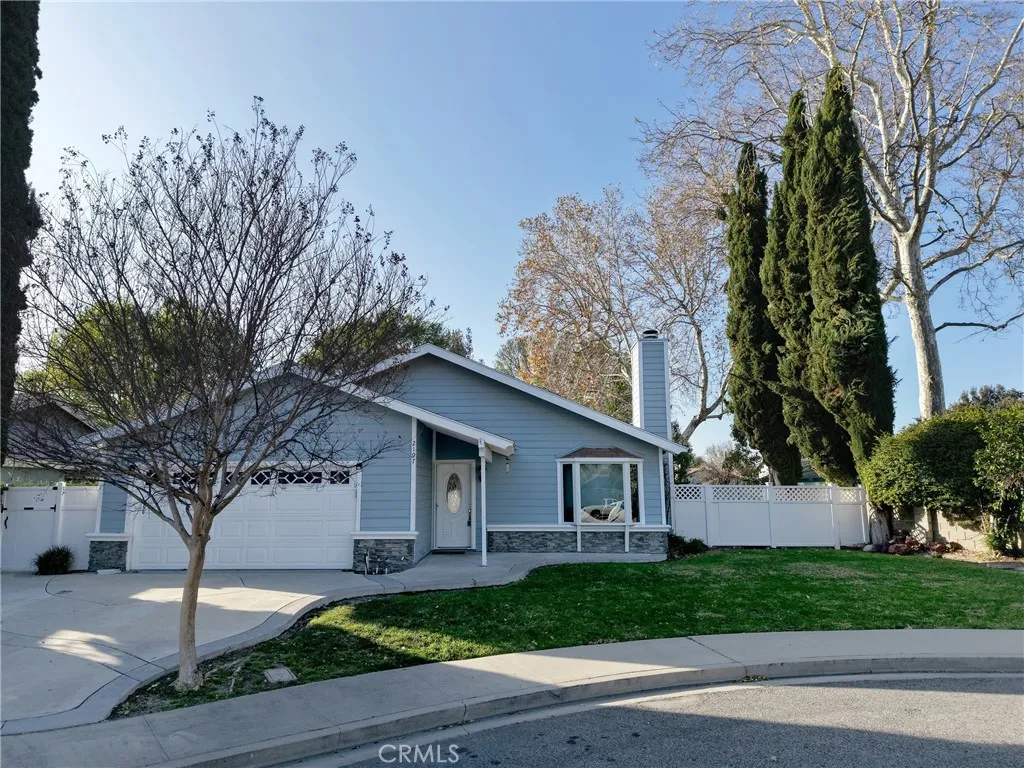 2197 Hurles Avenue, Simi Valley, California 93063 home-pic-1