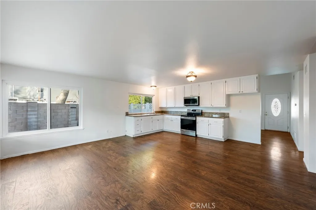 2197 Hurles Avenue, Simi Valley, California 93063 home-pic-9