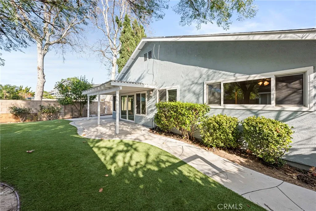 2197 Hurles Avenue, Simi Valley, California 93063 home-pic-23