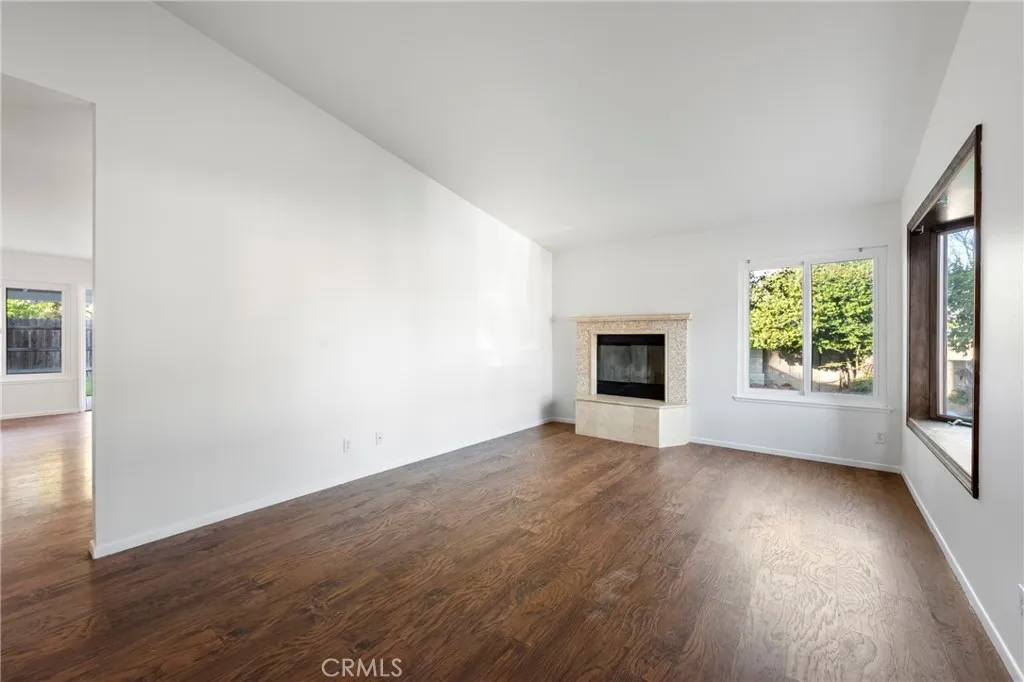 2197 Hurles Avenue, Simi Valley, California 93063 home-pic-8