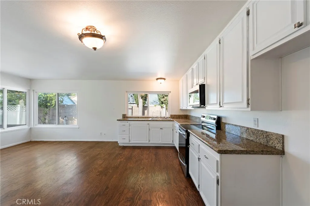 2197 Hurles Avenue, Simi Valley, California 93063 home-pic-10