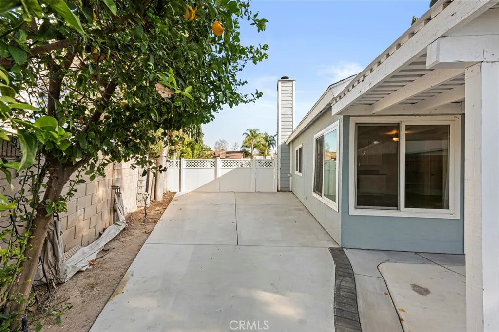 2197 Hurles Avenue, Simi Valley, California 93063 home-pic-5
