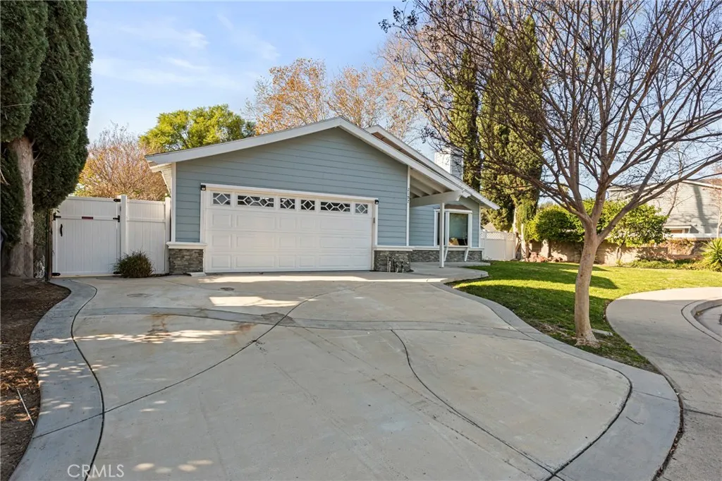 2197 Hurles Avenue, Simi Valley, California 93063 home-pic-4