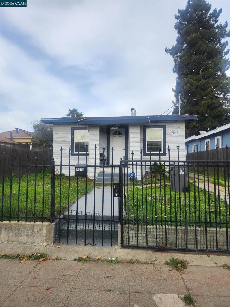 2079 2079 Church St, Oakland, California 94621 home-pic-2