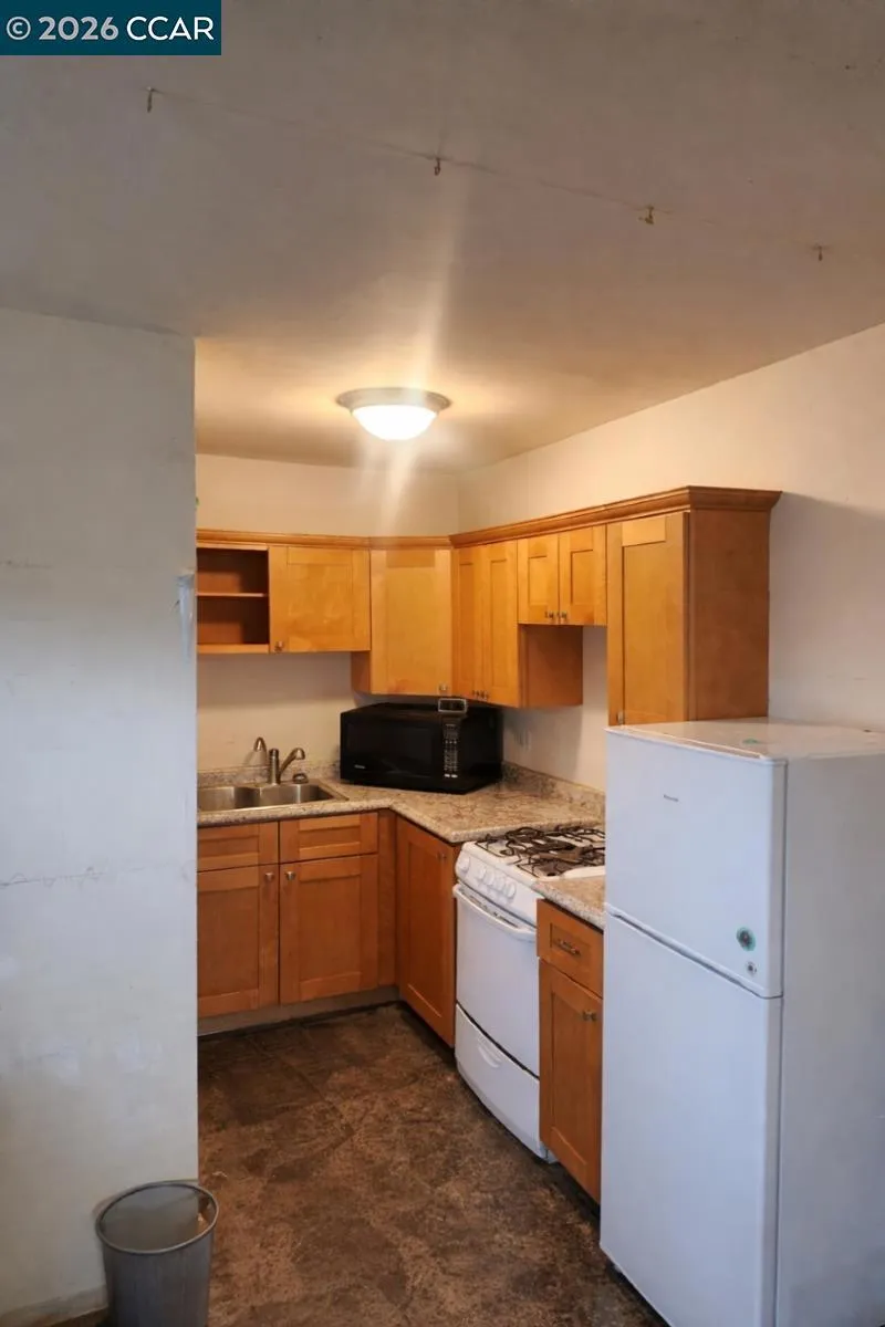 2079 2079 Church St, Oakland, California 94621 home-pic-5