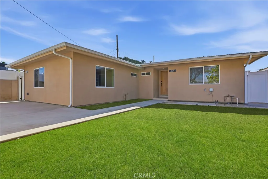 12952 Elkwood, North Hollywood, California 91605 home-pic-8