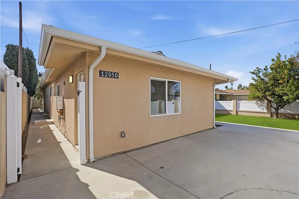 12952 Elkwood, North Hollywood, California 91605 home-pic-14