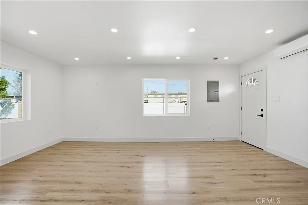 12952 Elkwood, North Hollywood, California 91605 home-pic-55