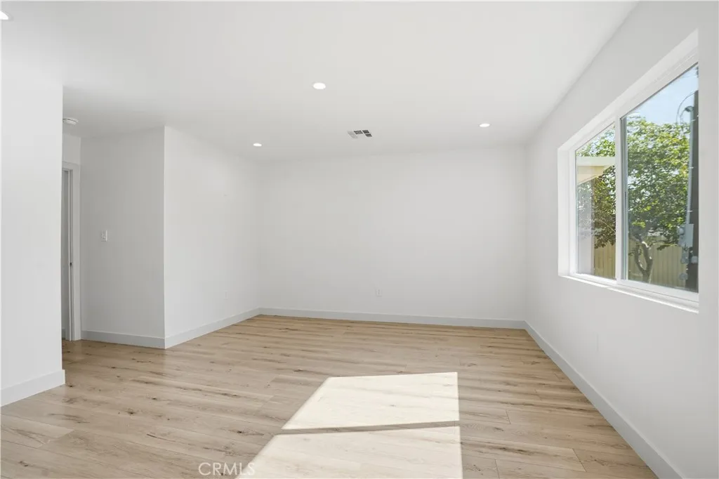 12952 Elkwood, North Hollywood, California 91605 home-pic-43