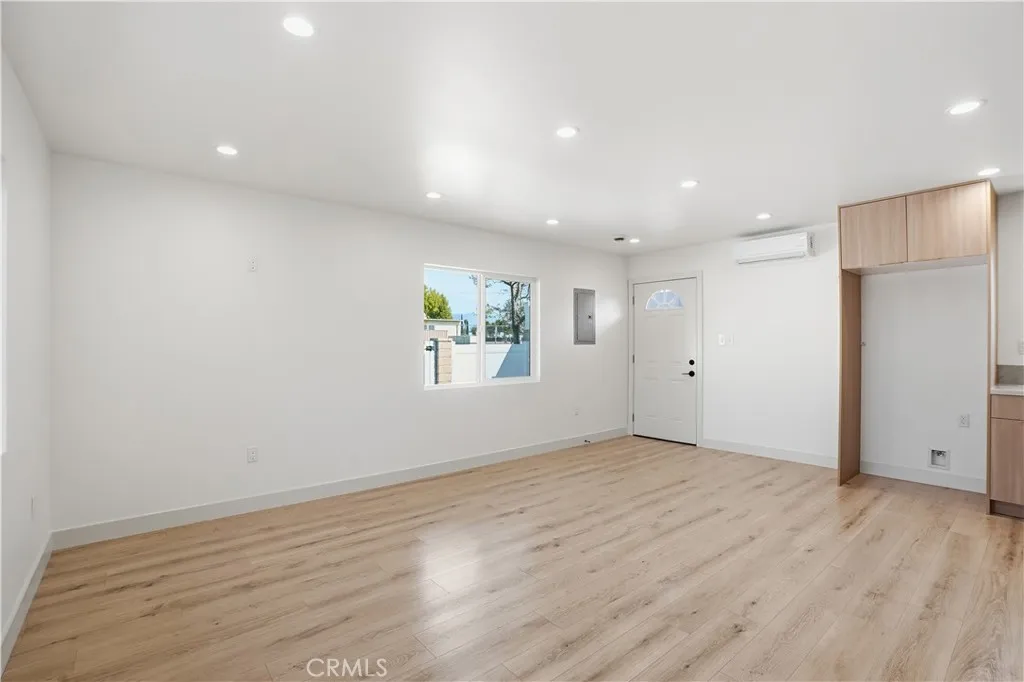 12952 Elkwood, North Hollywood, California 91605 home-pic-48