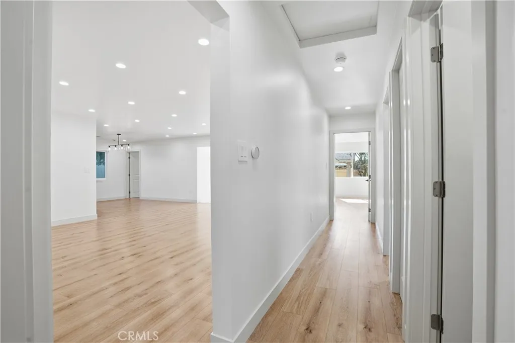 12952 Elkwood, North Hollywood, California 91605 home-pic-40