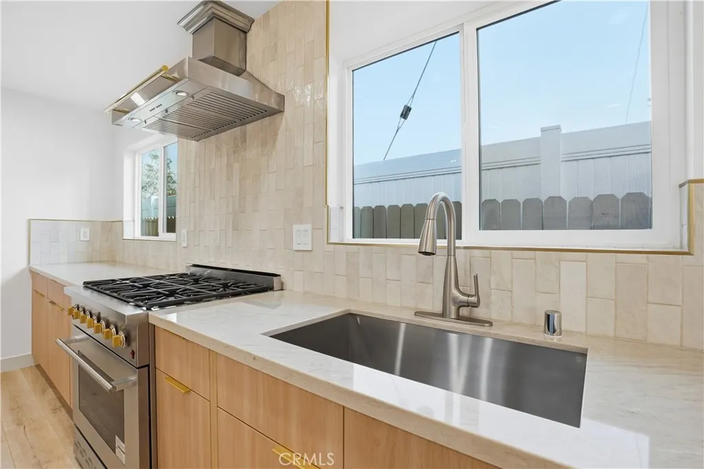 12952 Elkwood, North Hollywood, California 91605 home-pic-13