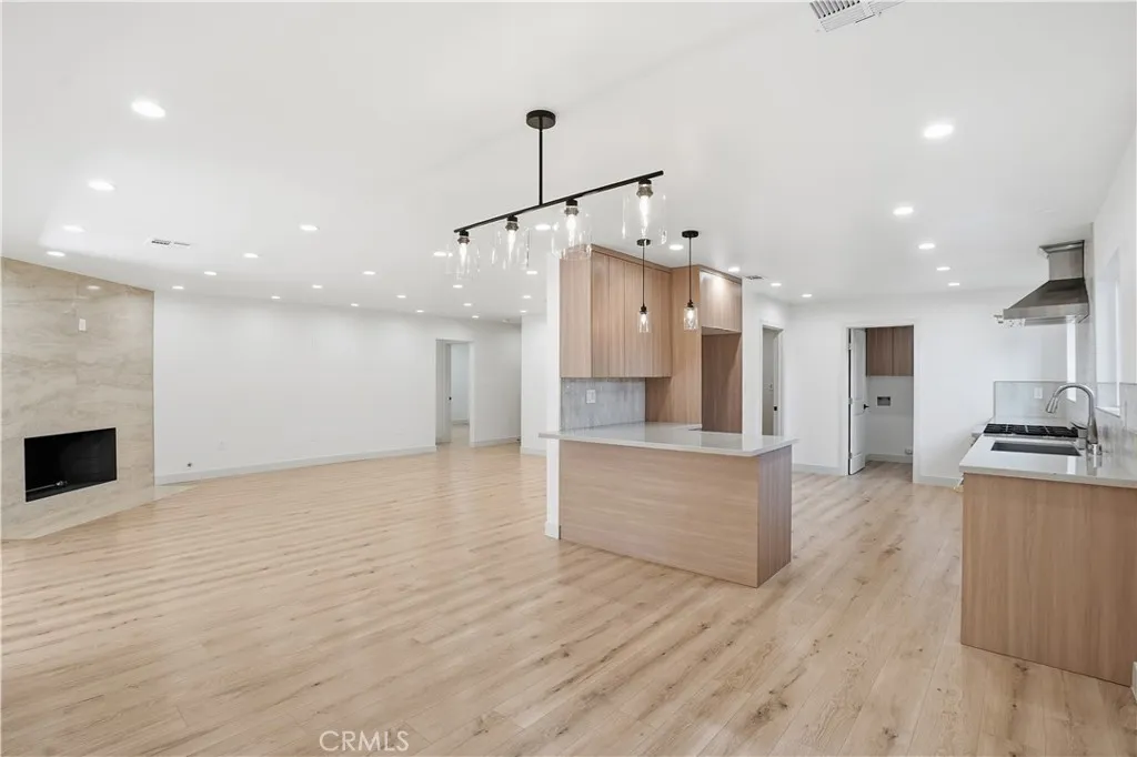 12952 Elkwood, North Hollywood, California 91605 home-pic-12