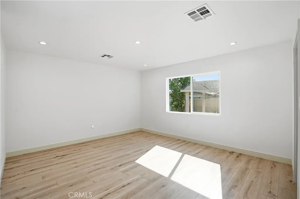 12952 Elkwood, North Hollywood, California 91605 home-pic-44